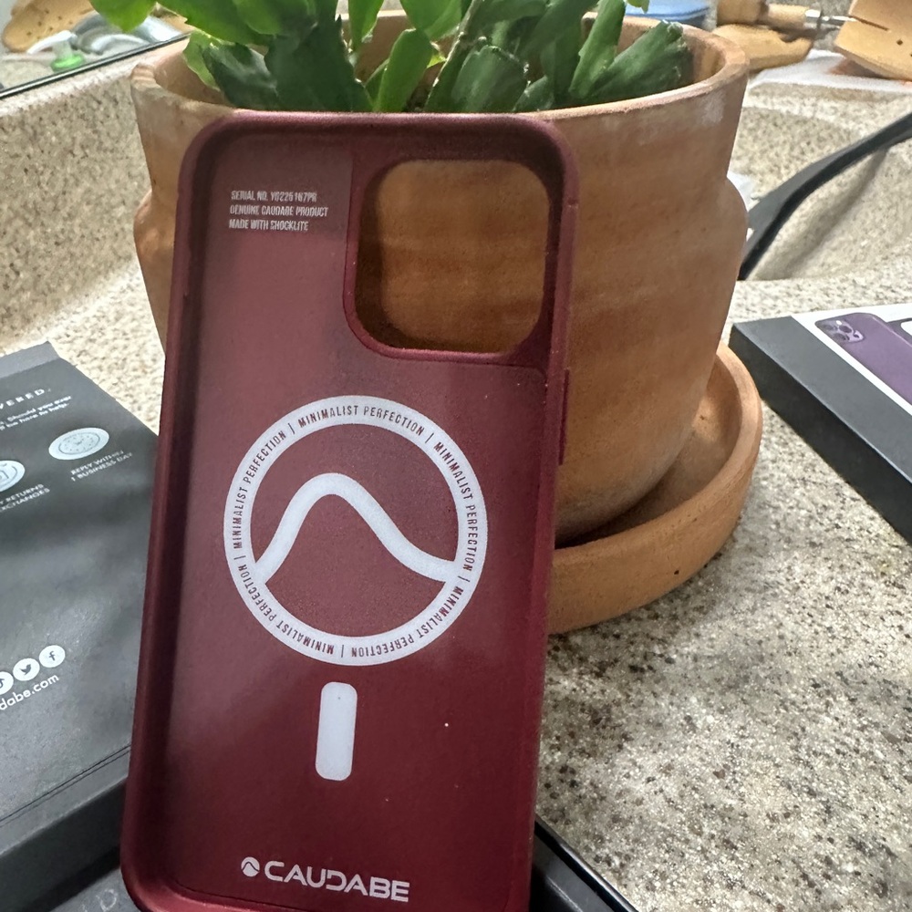Caudabe Sheath Burgundy Phone Case for iPhone 14 Pro Max NWOT - Picture 2 of 7
